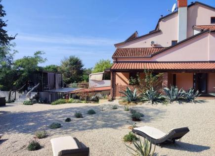 Hotel for 1 800 000 euro in Umag, Croatia