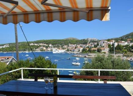 Villa per 1 300 000 euro a Hvar, Croazia