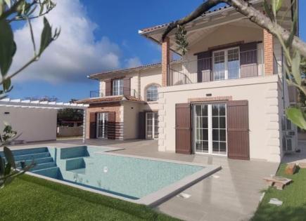 Villa per 750 000 euro a Parenzo, Croazia