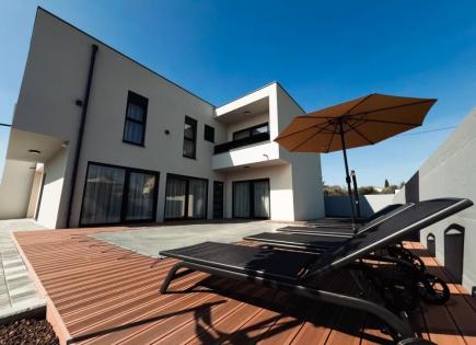 Villa pour 1 172 000 Euro en Croatie