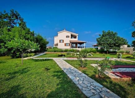 Villa for 675 000 euro in Svetvincenat, Croatia