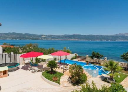 Villa für 1 200 000 euro in Trogir, Kroatien