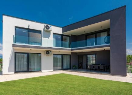 Villa for 990 000 euro in Privlaka, Croatia