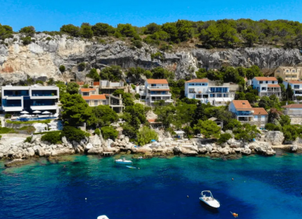 Hotel for 3 500 000 euro on Hvar, Croatia