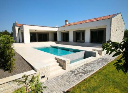 Villa per 890 000 euro a Rovigno, Croazia