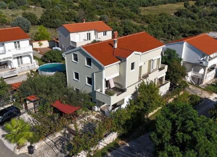 Hotel für 695 000 euro in Rab, Kroatien