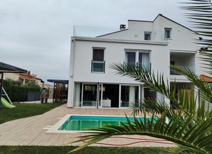 Villa for 686 000 euro in Porec, Croatia