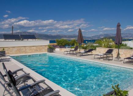 Villa for 1 700 000 euro on Ciovo, Croatia