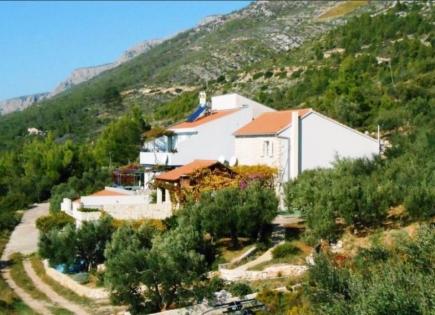 Hotel for 1 250 000 euro on Hvar, Croatia