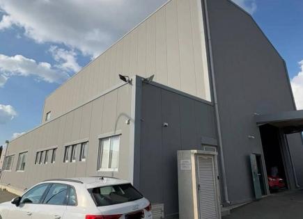 Gewerbeimmobilien für 4 500 euro pro Monat in Aradippou, Zypern