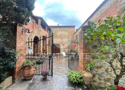 House for 950 000 euro in Trequanda, Italy