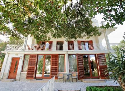 Haus für 370 000 euro in Dobra Voda, Montenegro