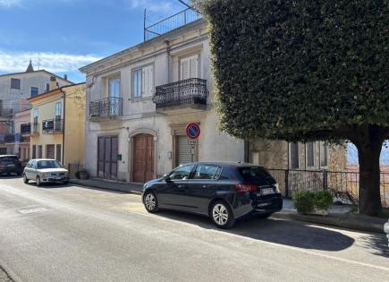 Townhouse for 42 000 euro in Tufillo, Italy