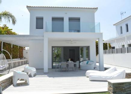 House for 3 500 euro per month in Pentakomo, Cyprus