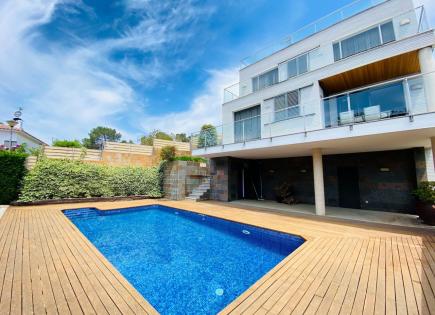 House for 950 000 euro on Costa Brava, Spain