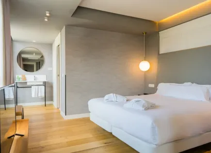 Gewerbeimmobilien für 7 500 000 euro in Barcelona, Spanien