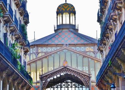 Maison de rapport pour 2 100 000 Euro à Barcelone, Espagne
