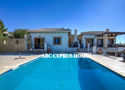 Villa for 1 350 000 euro in Paphos, Cyprus