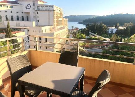 Apartamento para 950 euro por mes en Becici, Montenegro