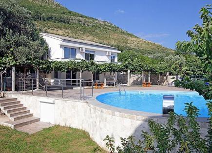 Villa para 1 500 euro por mes en Budva, Montenegro