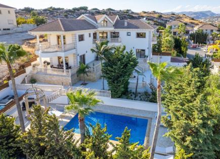 Maison pour 27 000 Euro par mois à Mouttagiaka, Chypre