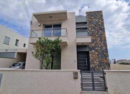 Maison pour 3 300 Euro par mois à Mesa Geitonia, Chypre