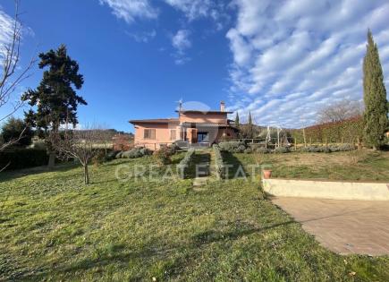 Villa for 600 000 euro in Sarteano, Italy