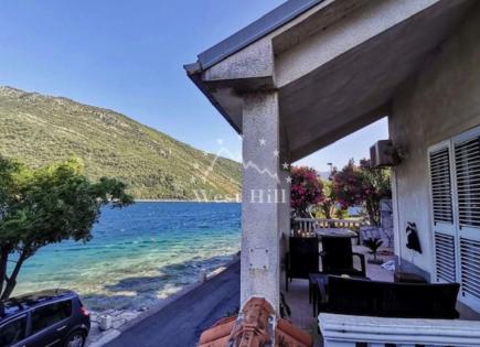 House for 1 550 000 euro in Lepetane, Montenegro