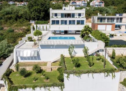 House for 1 600 000 euro in Denovici, Montenegro