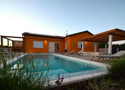 Villa para 525 000 euro en Svetvincenat, Croacia