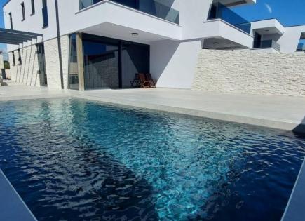 Villa for 530 000 euro in Pula, Croatia