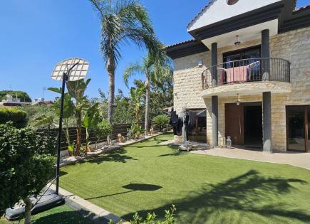 House for 900 000 euro in Germasogeia, Cyprus