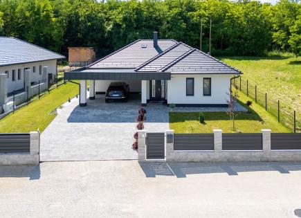 Maison pour 598 503 Euro à Hévíz, Hongrie