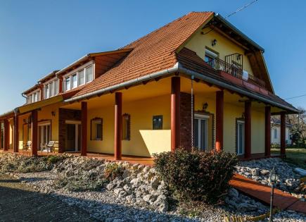 Hotel para 499 000 euro en Vonyarcvashegy, Hungría