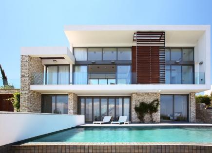 House for 2 475 000 euro in Paphos, Cyprus
