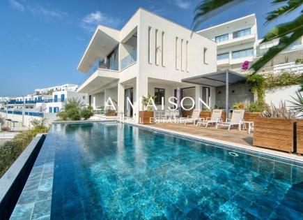 House for 2 200 000 euro in Paphos, Cyprus