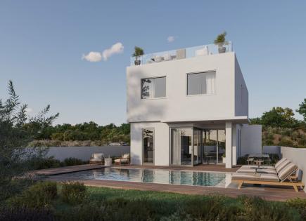 House for 550 000 euro in Paphos, Cyprus