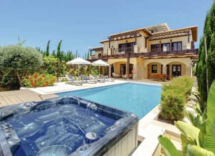 House for 1 300 000 euro in Paphos, Cyprus