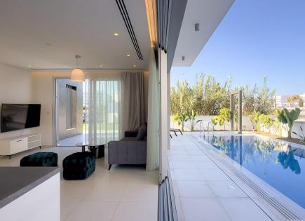 Haus für 1 250 000 euro in Famagusta, Zypern