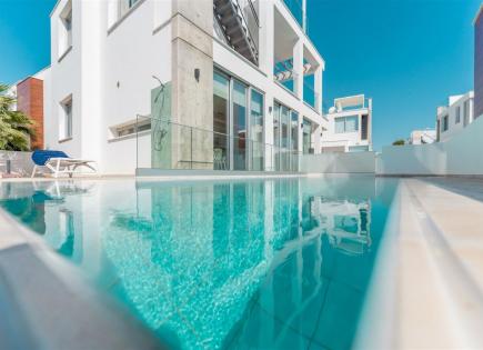 Haus für 1 450 000 euro in Famagusta, Zypern