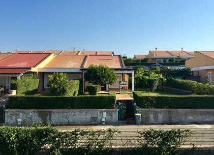 Villa for 980 euro per week in Staletti, Italy