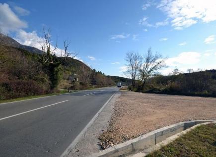 Grundstück für 425 000 euro in Lastva, Montenegro