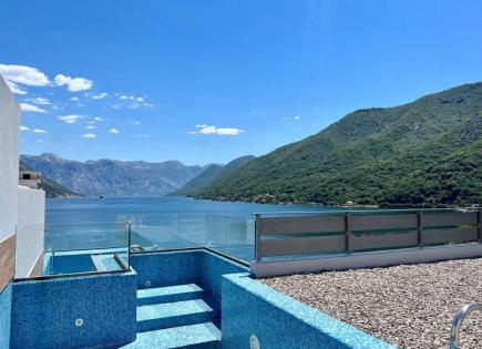 Casa para 700 000 euro en Kostanjica, Montenegro