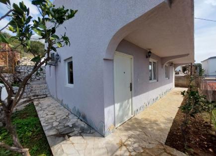 Casa para 170 000 euro en Dobra Voda, Montenegro