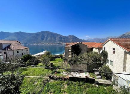 Casa para 550 000 euro en Dobrota, Montenegro