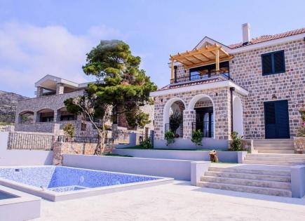 Haus für 950 000 euro in Halbinsel Luštica, Montenegro