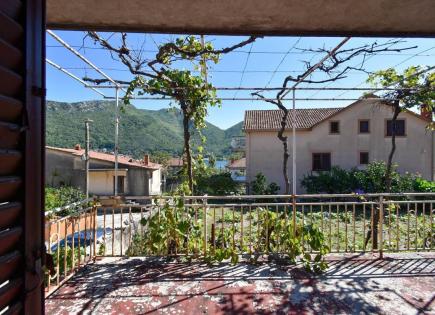House for 210 000 euro in Kamenari, Montenegro