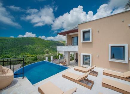 Casa para 550 000 euro en Becici, Montenegro