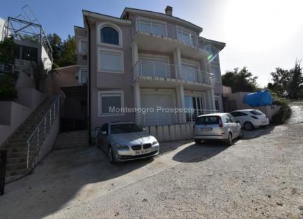 Haus für 550 000 euro in Tivat, Montenegro