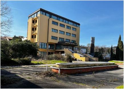 Hotel para 2 550 000 euro en Pisa, Italia